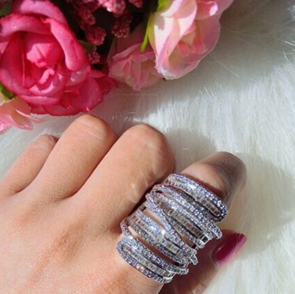 💎❤ONLY 1 LEFT! Elegant Spiral Design. - Picture 3 of 7